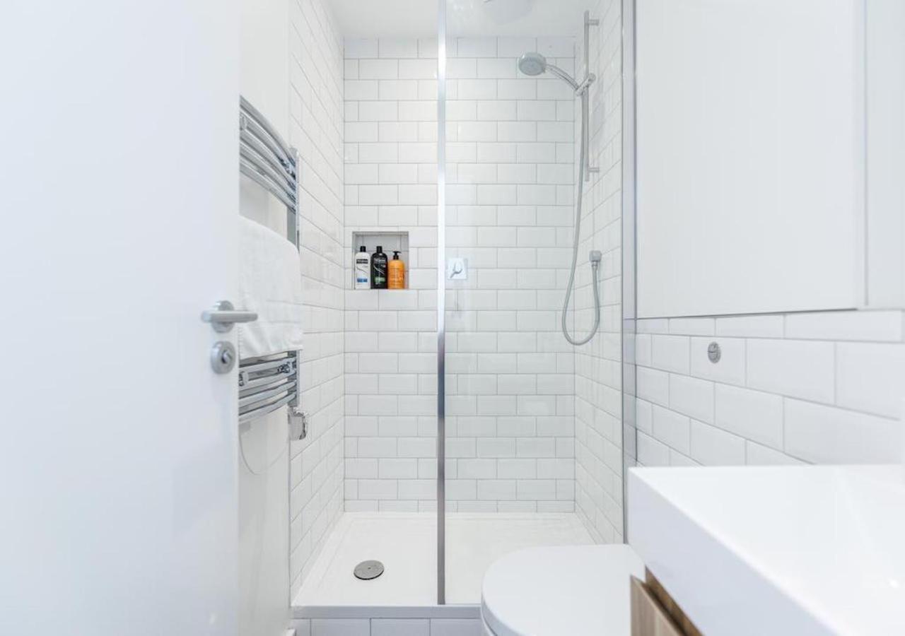 White Piccadilly Apartment London Exterior photo