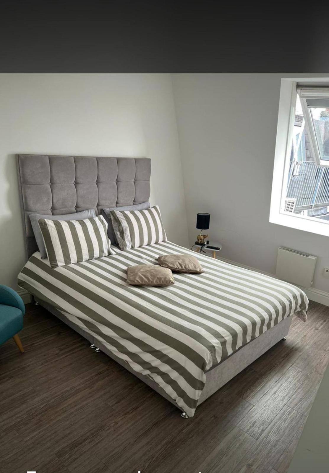 White Piccadilly Apartment London Exterior photo